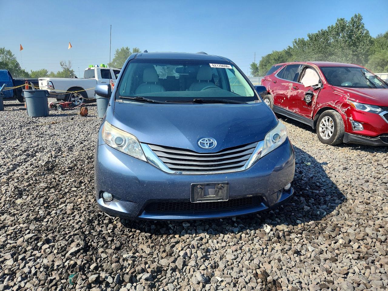 2013 Toyota Sienna Xle 8-passenger Gray vin: 5TDYK3DC0DS382438