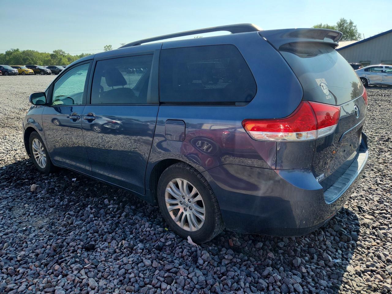 2013 Toyota Sienna Xle 8-passenger Gray vin: 5TDYK3DC0DS382438
