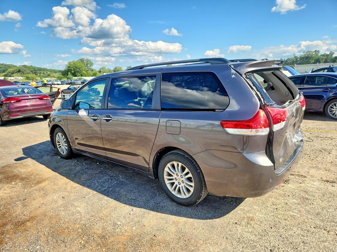 2013 Toyota Sienna Xle 8-passenger Gray vin: 5TDYK3DC0DS386277