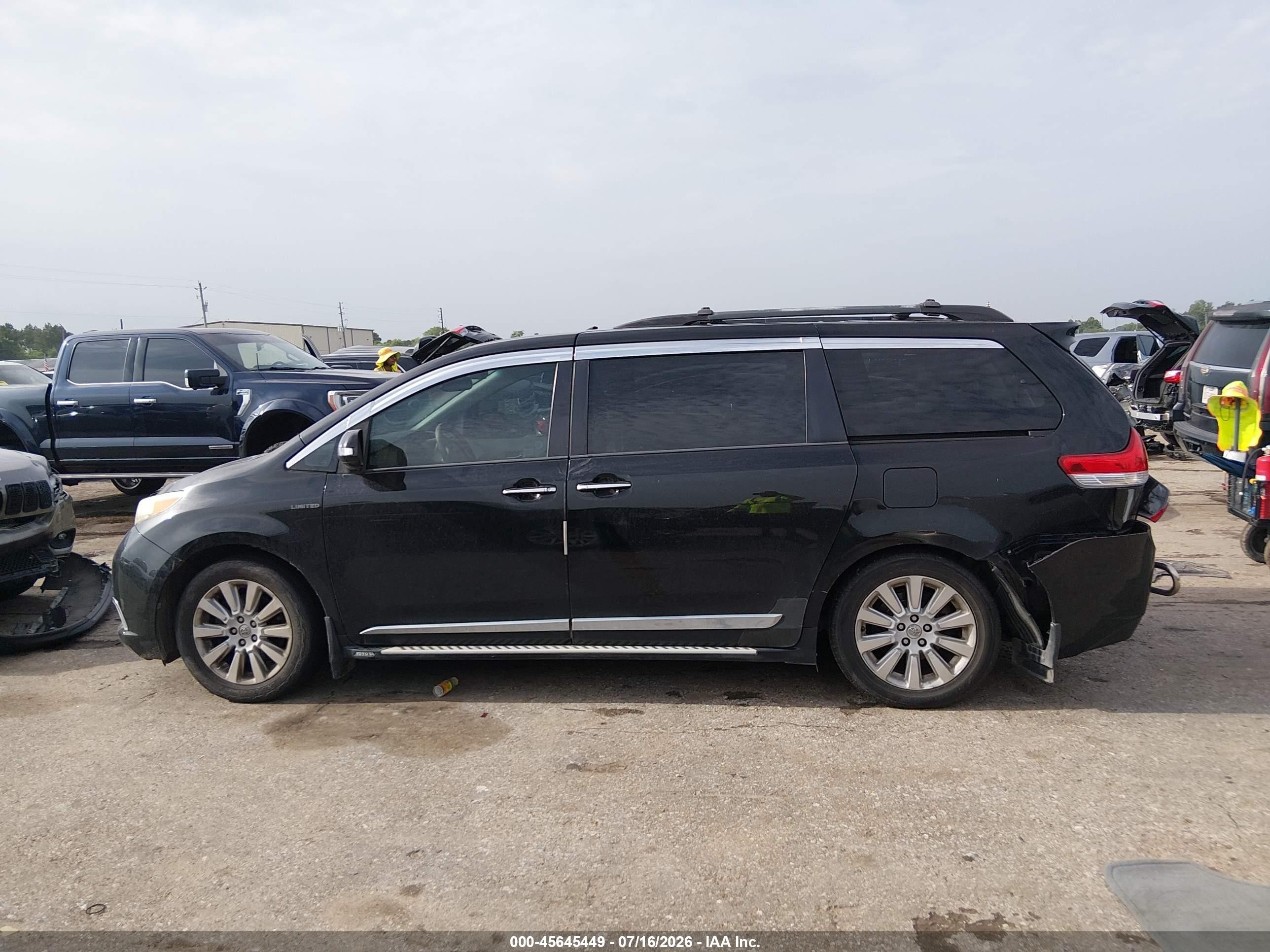 2013 Toyota Sienna Limited V6 7 Passenger Black vin: 5TDYK3DC0DS405376