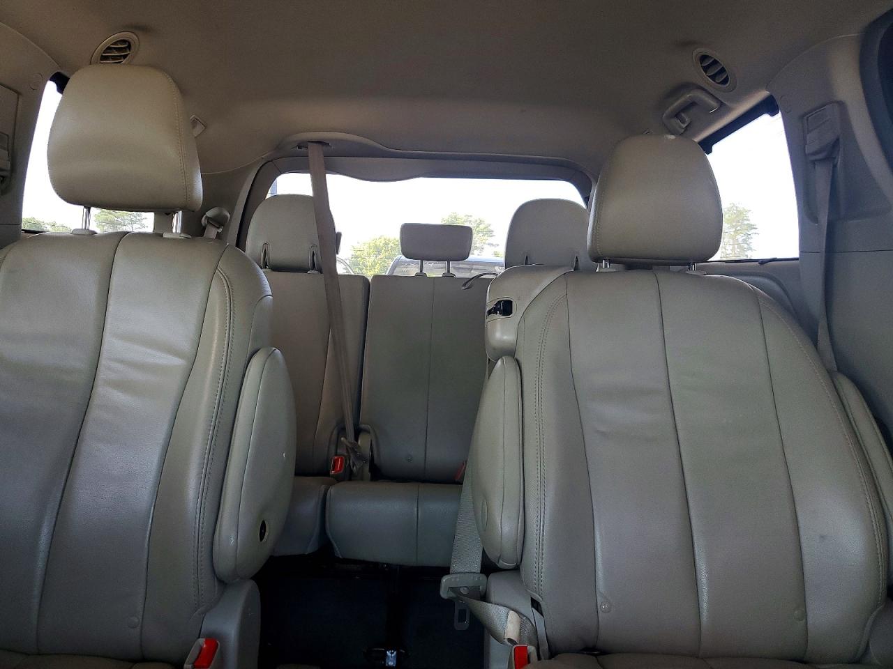 2014 Toyota Sienna Xle 8-passenger Red vin: 5TDYK3DC0ES420185