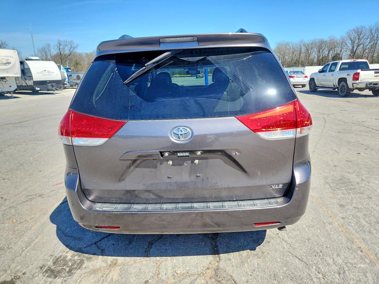 2014 Toyota Sienna Xle 8-passenger Gray vin: 5TDYK3DC0ES427623
