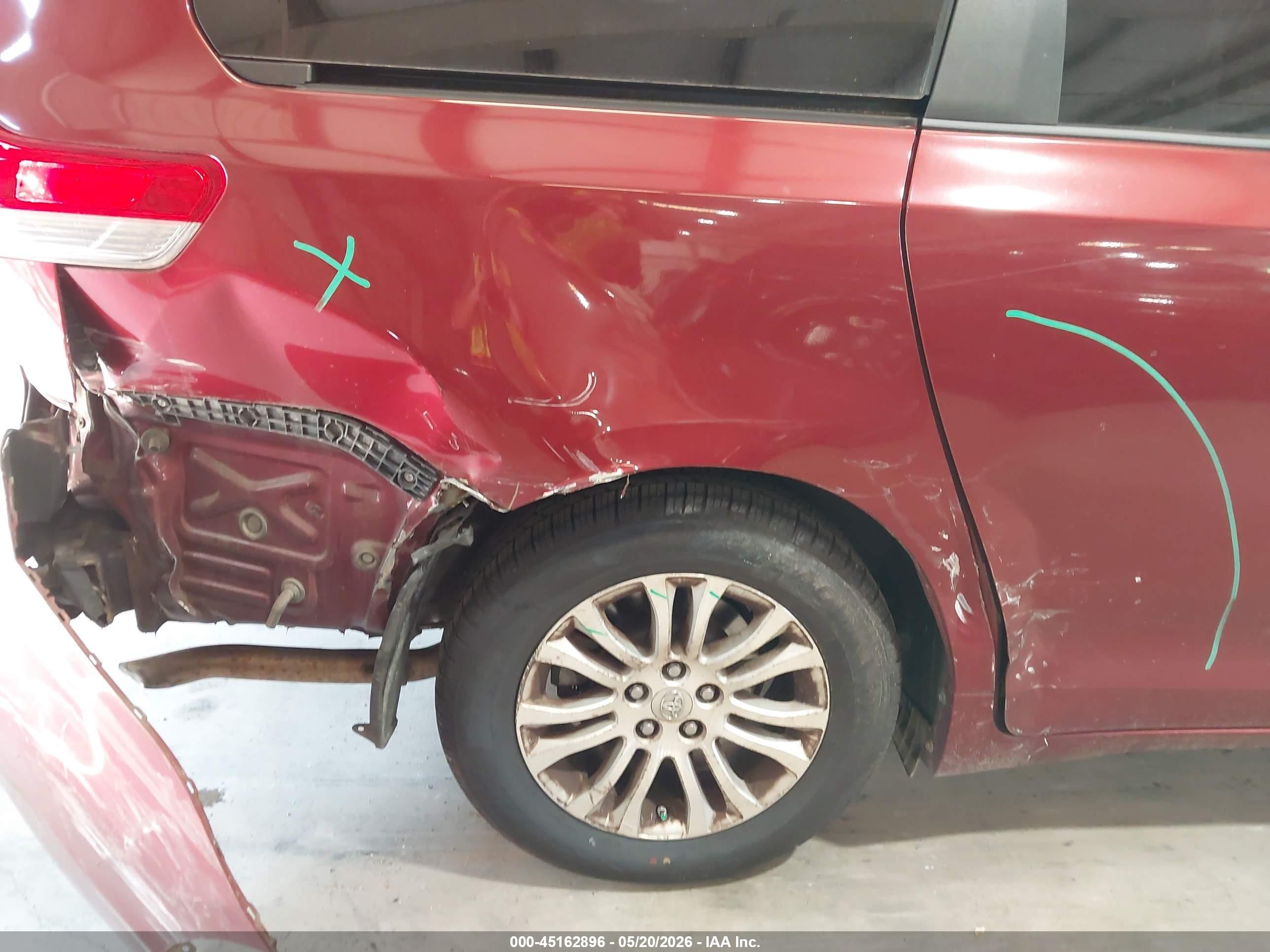2014 Toyota Sienna Xle V6 8 Passenger Red vin: 5TDYK3DC0ES433938