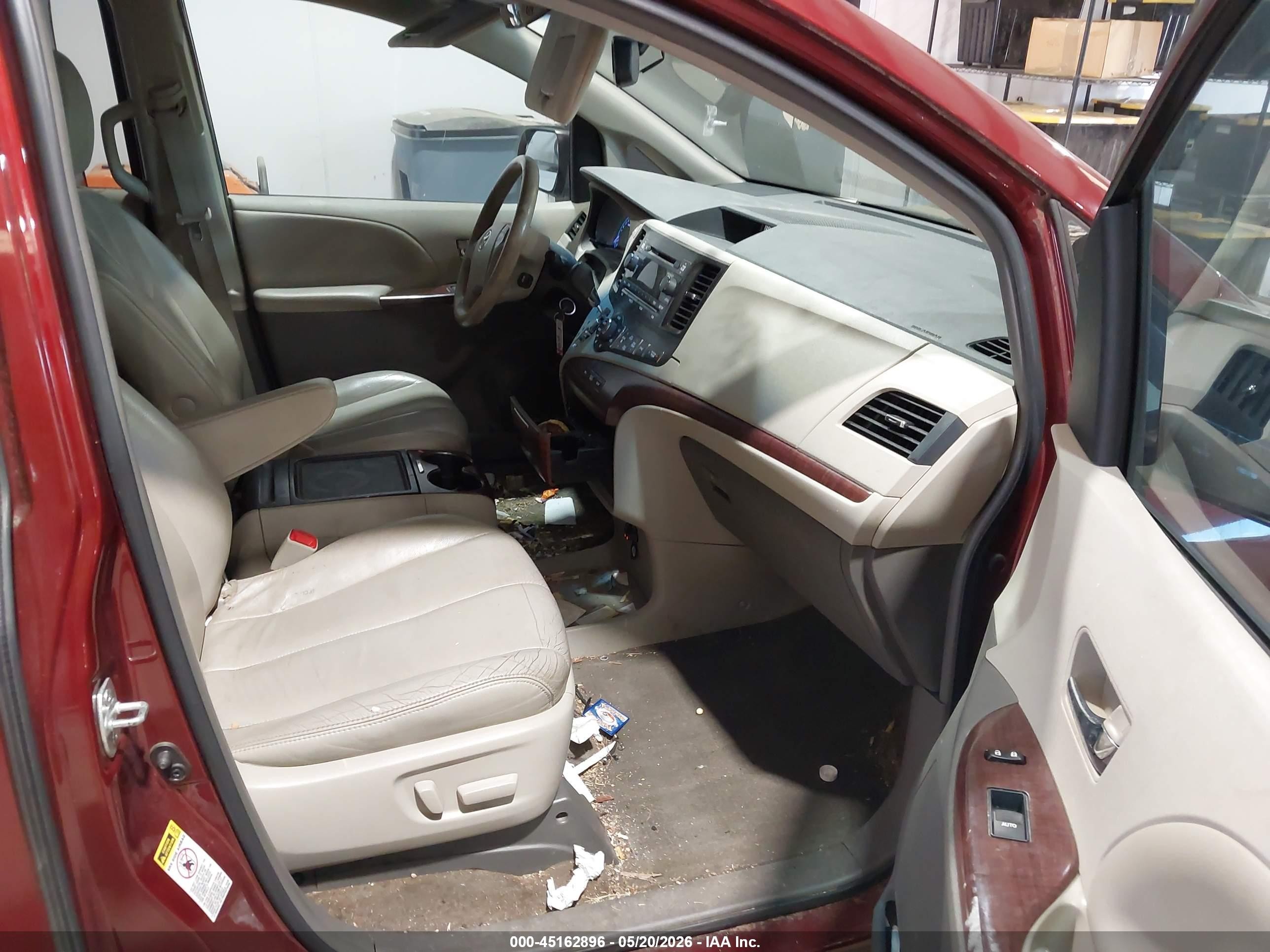 2014 Toyota Sienna Xle V6 8 Passenger Red vin: 5TDYK3DC0ES433938