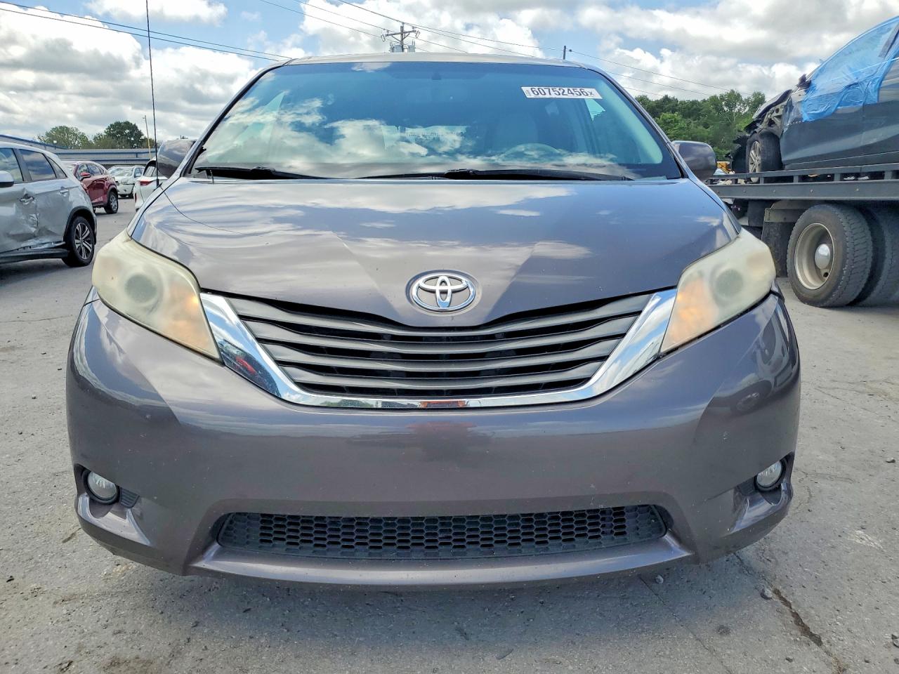 2014 Toyota Sienna Xle 8-passenger Gray vin: 5TDYK3DC0ES460329
