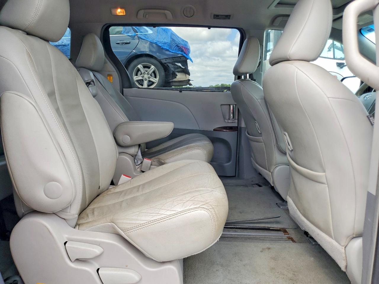2014 Toyota Sienna Xle 8-passenger Gray vin: 5TDYK3DC0ES460329
