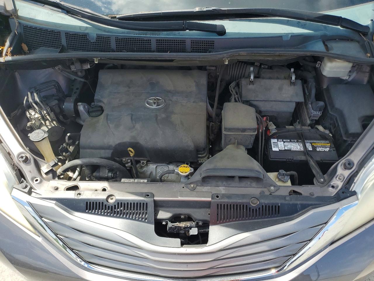 2014 Toyota Sienna Xle 8-passenger Gray vin: 5TDYK3DC0ES460329