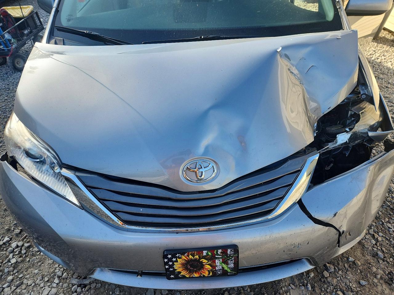 2014 Toyota Sienna Xle 8-passenger Silver vin: 5TDYK3DC0ES475073