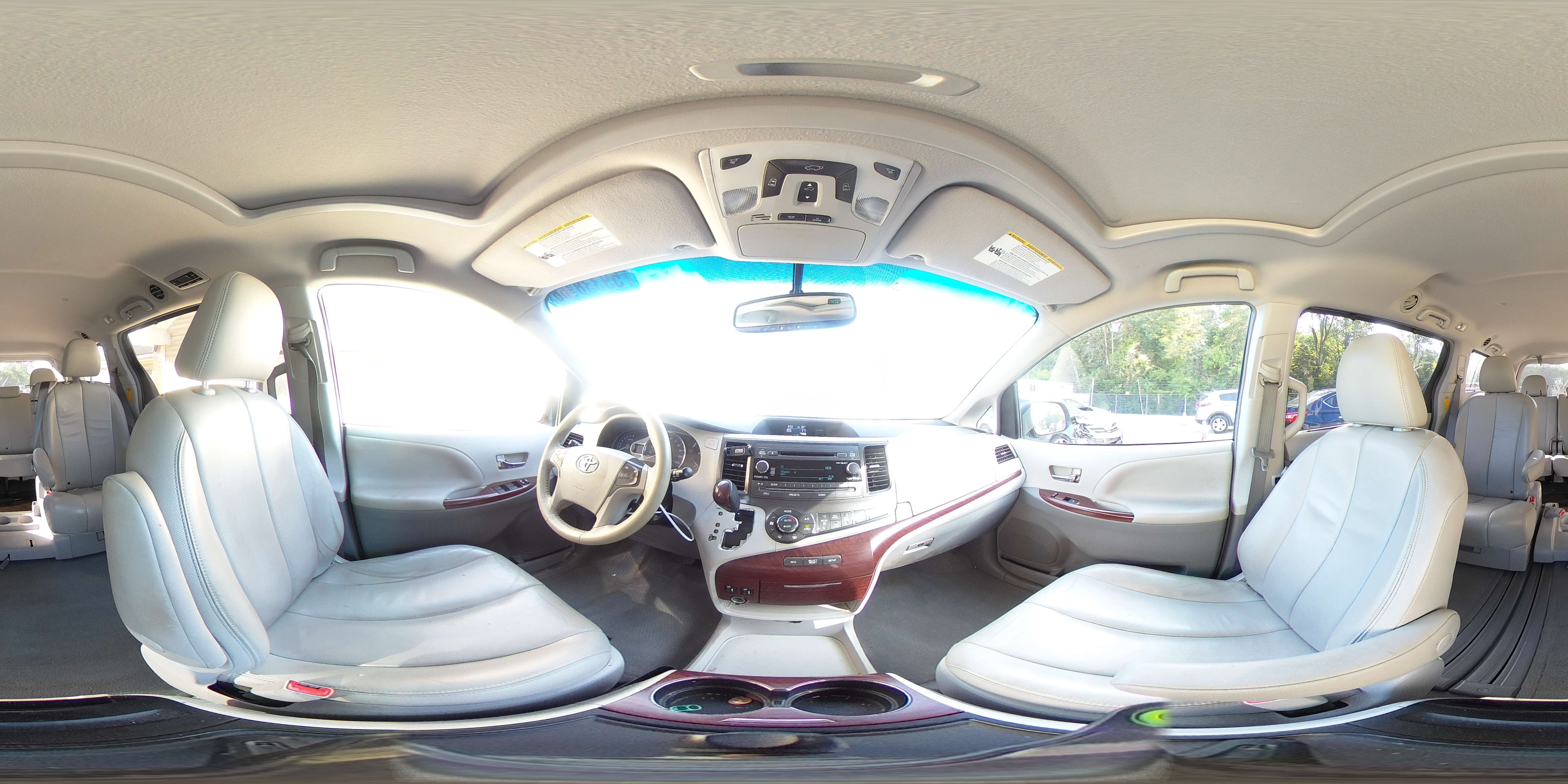 2014 Toyota Sienna Xle 8-passenger Silver vin: 5TDYK3DC0ES475073