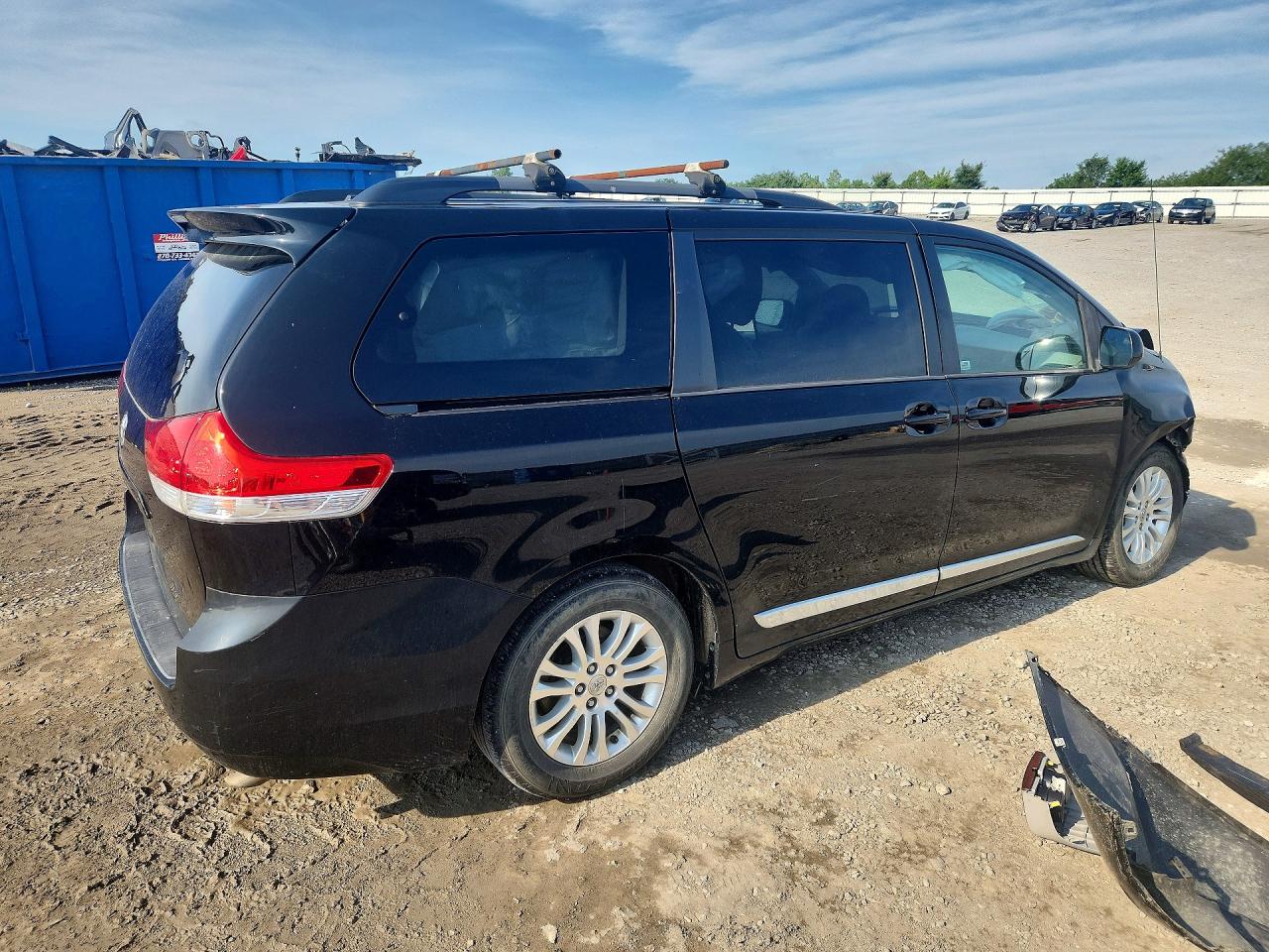 2014 Toyota Sienna Xle 8-passenger Black vin: 5TDYK3DC0ES480516