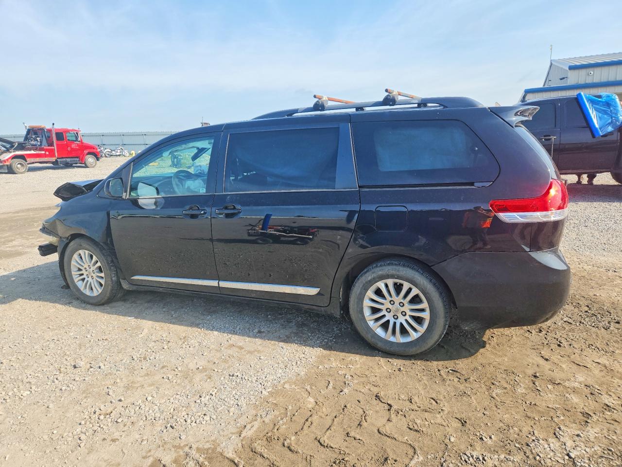 2014 Toyota Sienna Xle 8-passenger Black vin: 5TDYK3DC0ES480516