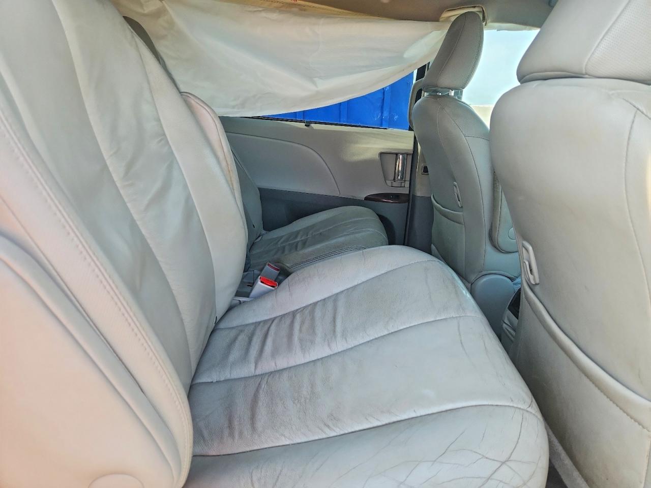 2014 Toyota Sienna Xle 8-passenger Black vin: 5TDYK3DC0ES480516