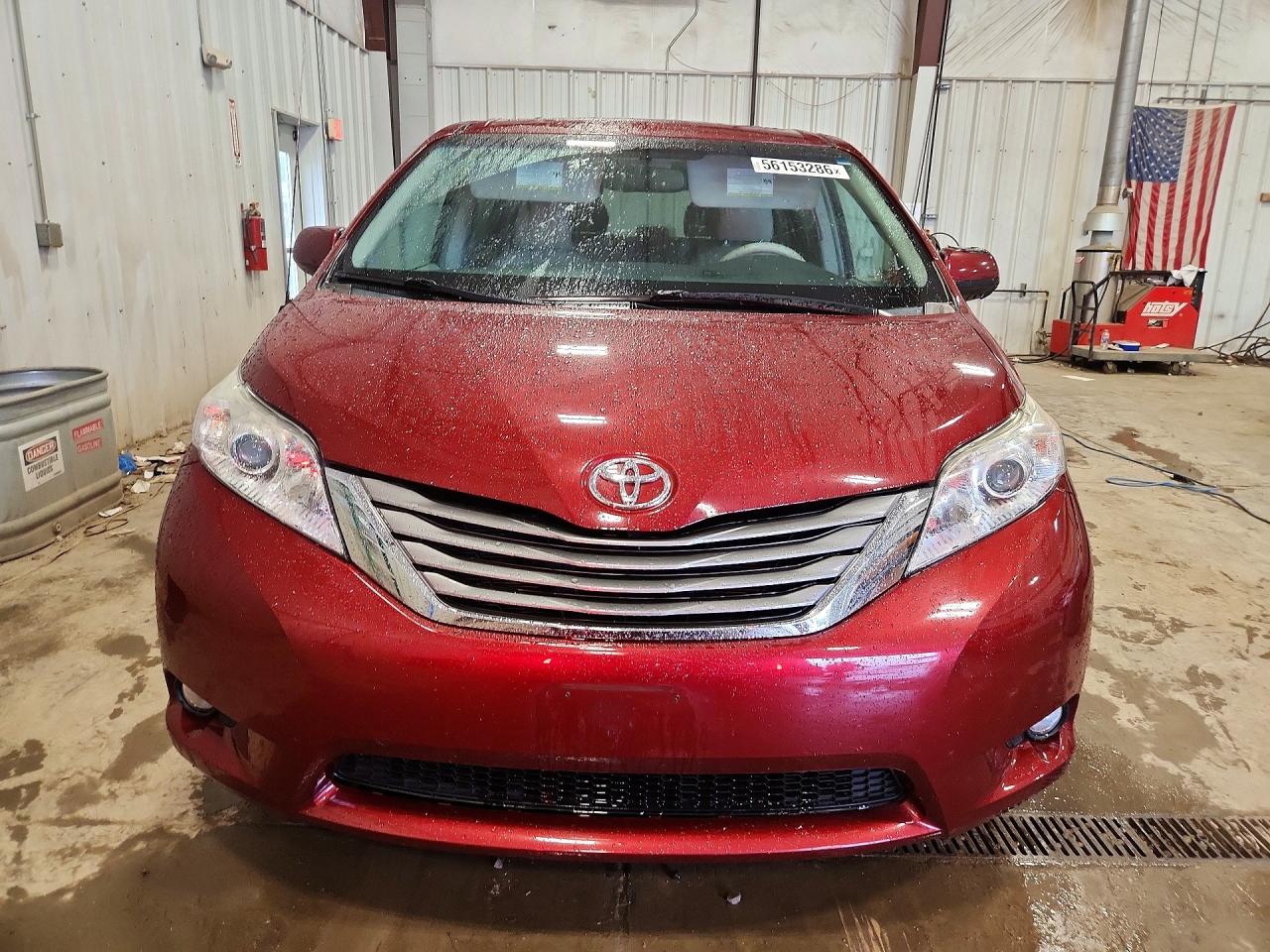 2014 Toyota Sienna Xle 8-passenger Red vin: 5TDYK3DC0ES499051