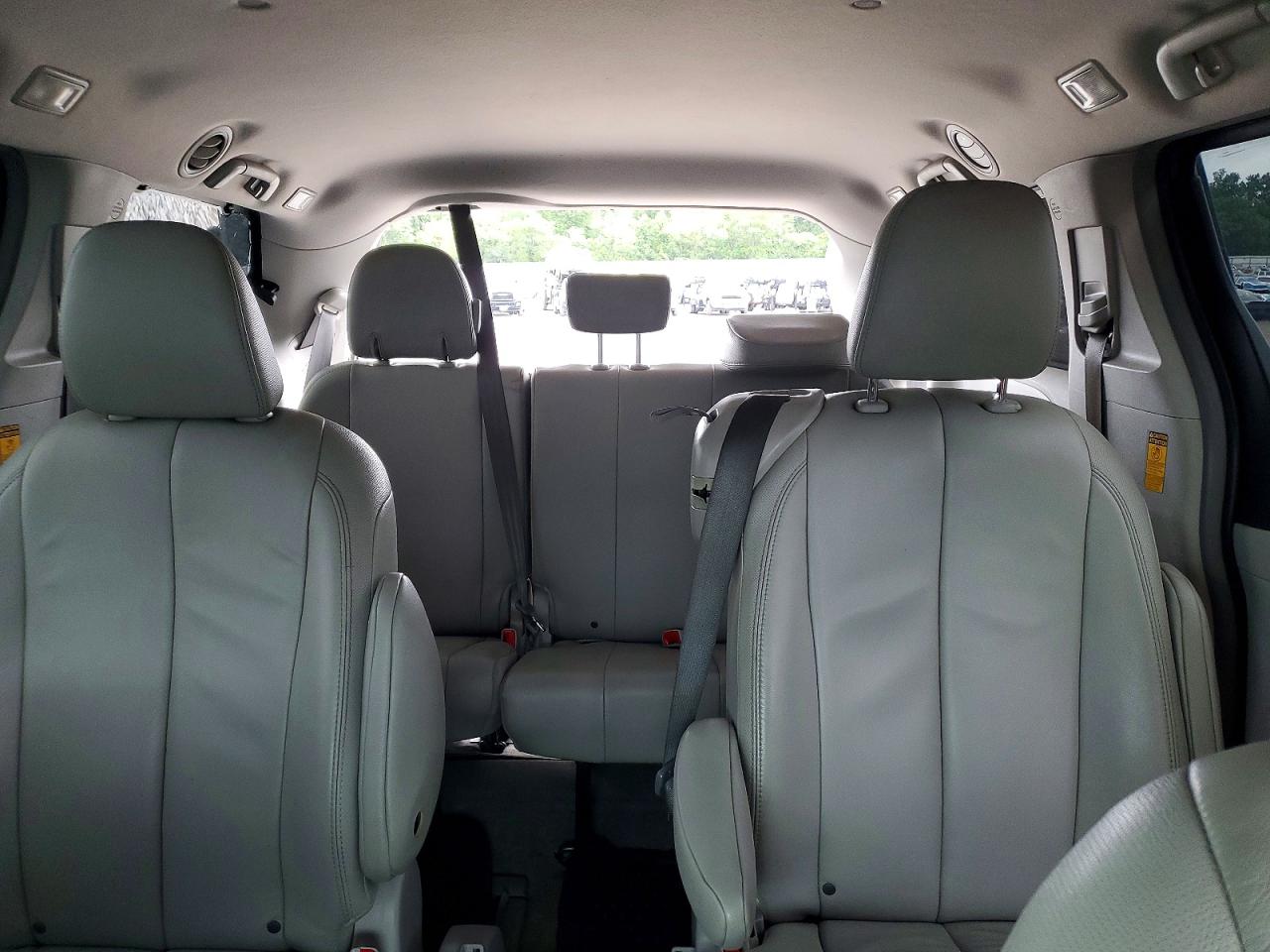 2014 Toyota Sienna Xle 8-passenger Gray vin: 5TDYK3DC0ES504488