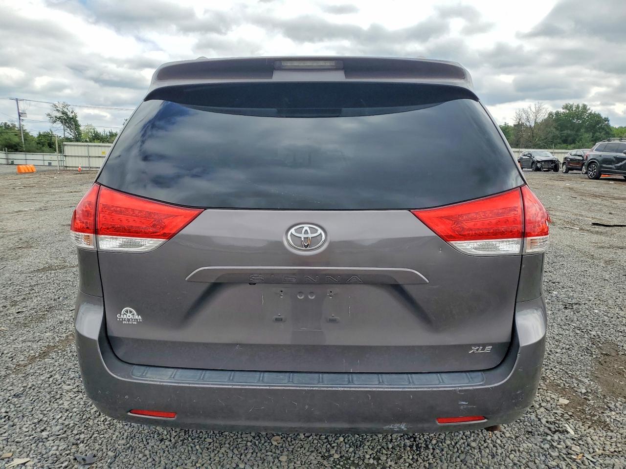 2014 Toyota Sienna Xle 8-passenger Gray vin: 5TDYK3DC0ES504488