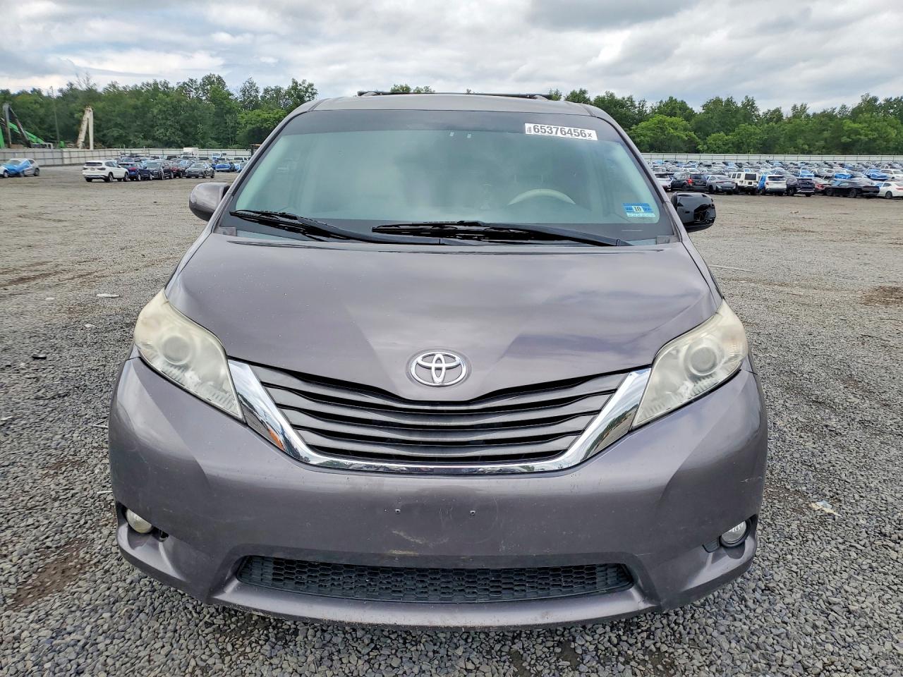 2014 Toyota Sienna Xle 8-passenger Gray vin: 5TDYK3DC0ES504488