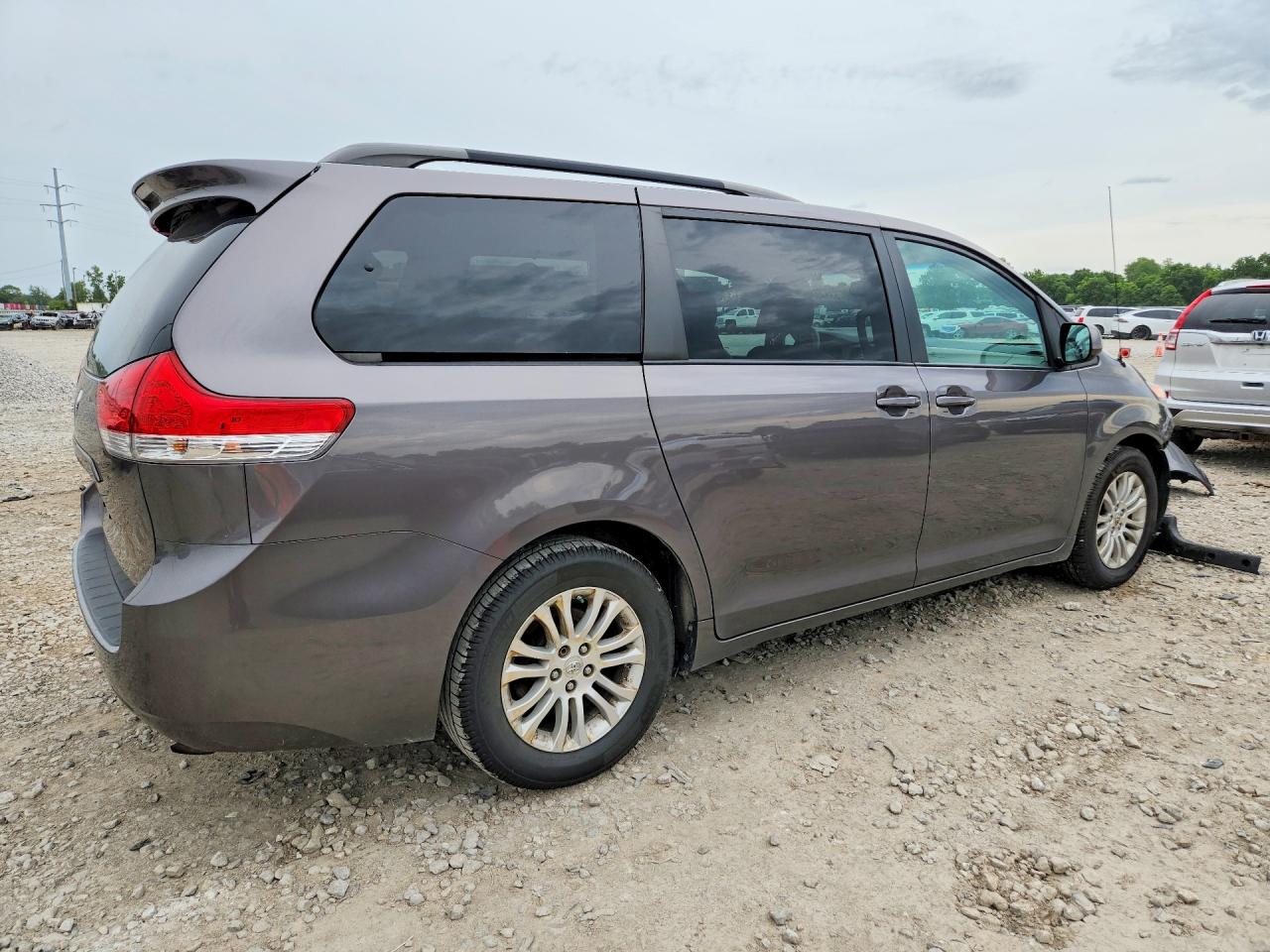 2014 Toyota Sienna Xle 8-passenger Gray vin: 5TDYK3DC0ES511618