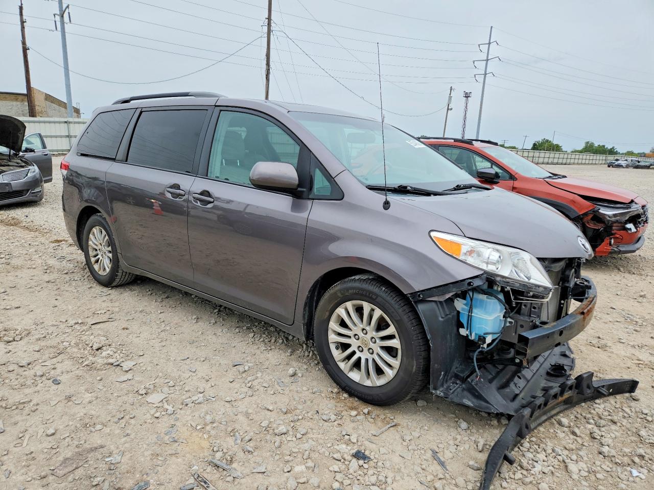 2014 Toyota Sienna Xle 8-passenger Gray vin: 5TDYK3DC0ES511618