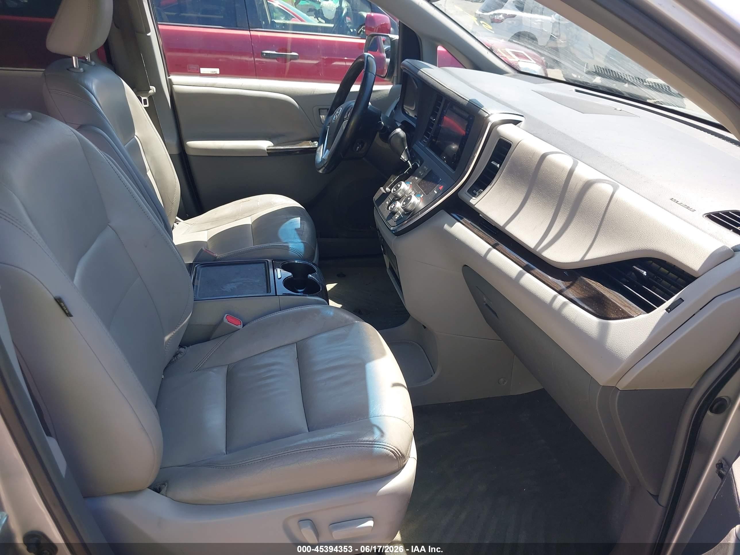 2015 Toyota Sienna Xle 8 Passenger Gray vin: 5TDYK3DC0FS544765