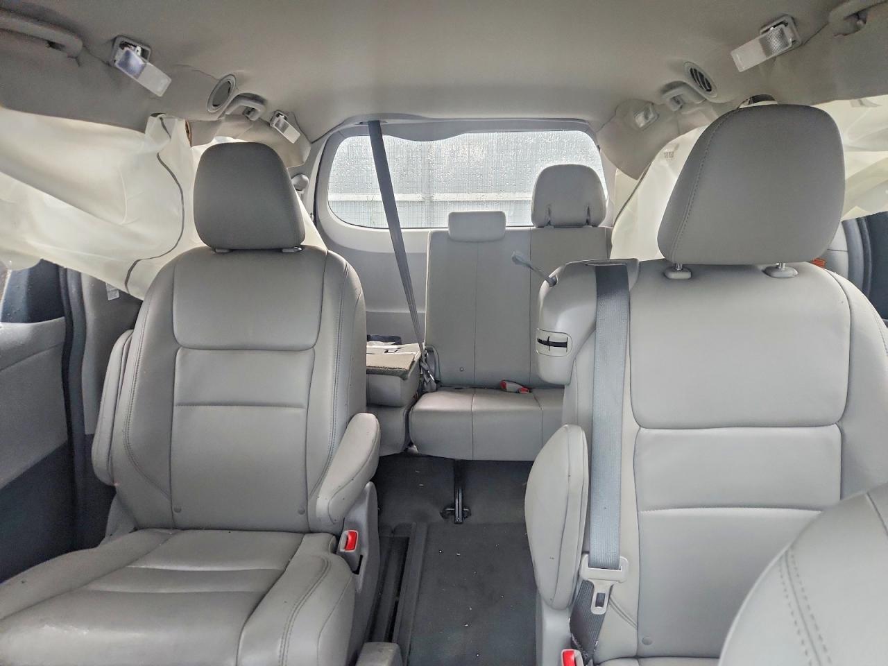 2015 Toyota Sienna Xle Premium 8-passenger Blue vin: 5TDYK3DC0FS549948