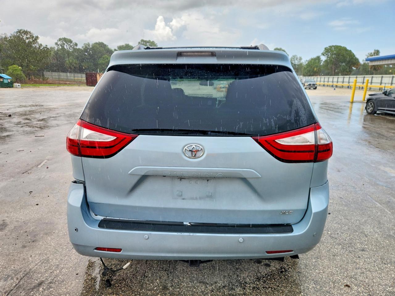 2015 Toyota Sienna Xle 8-passenger Blue vin: 5TDYK3DC0FS550906