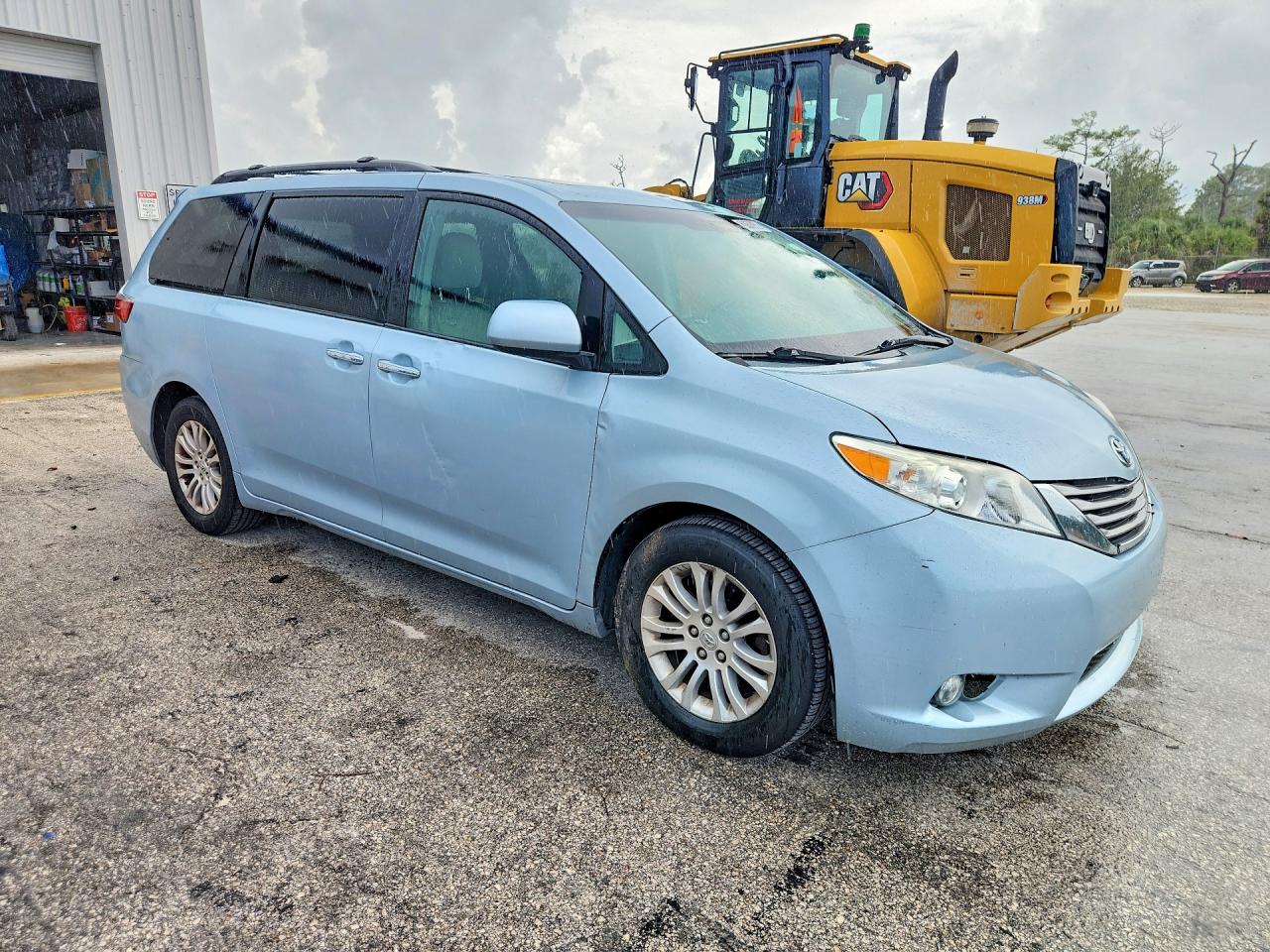 2015 Toyota Sienna Xle 8-passenger Blue vin: 5TDYK3DC0FS550906