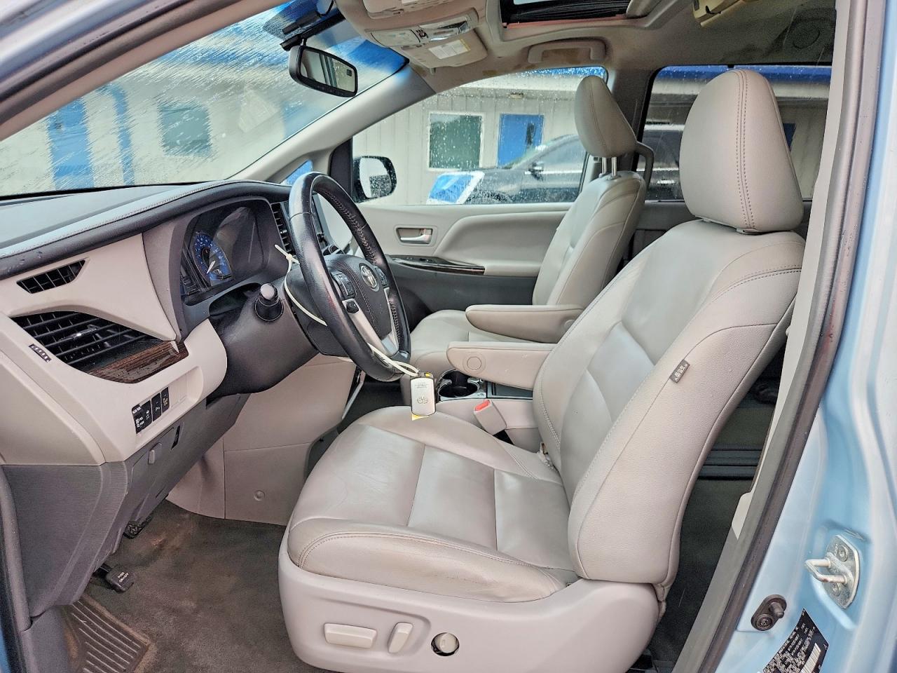 2015 Toyota Sienna Xle 8-passenger Blue vin: 5TDYK3DC0FS550906