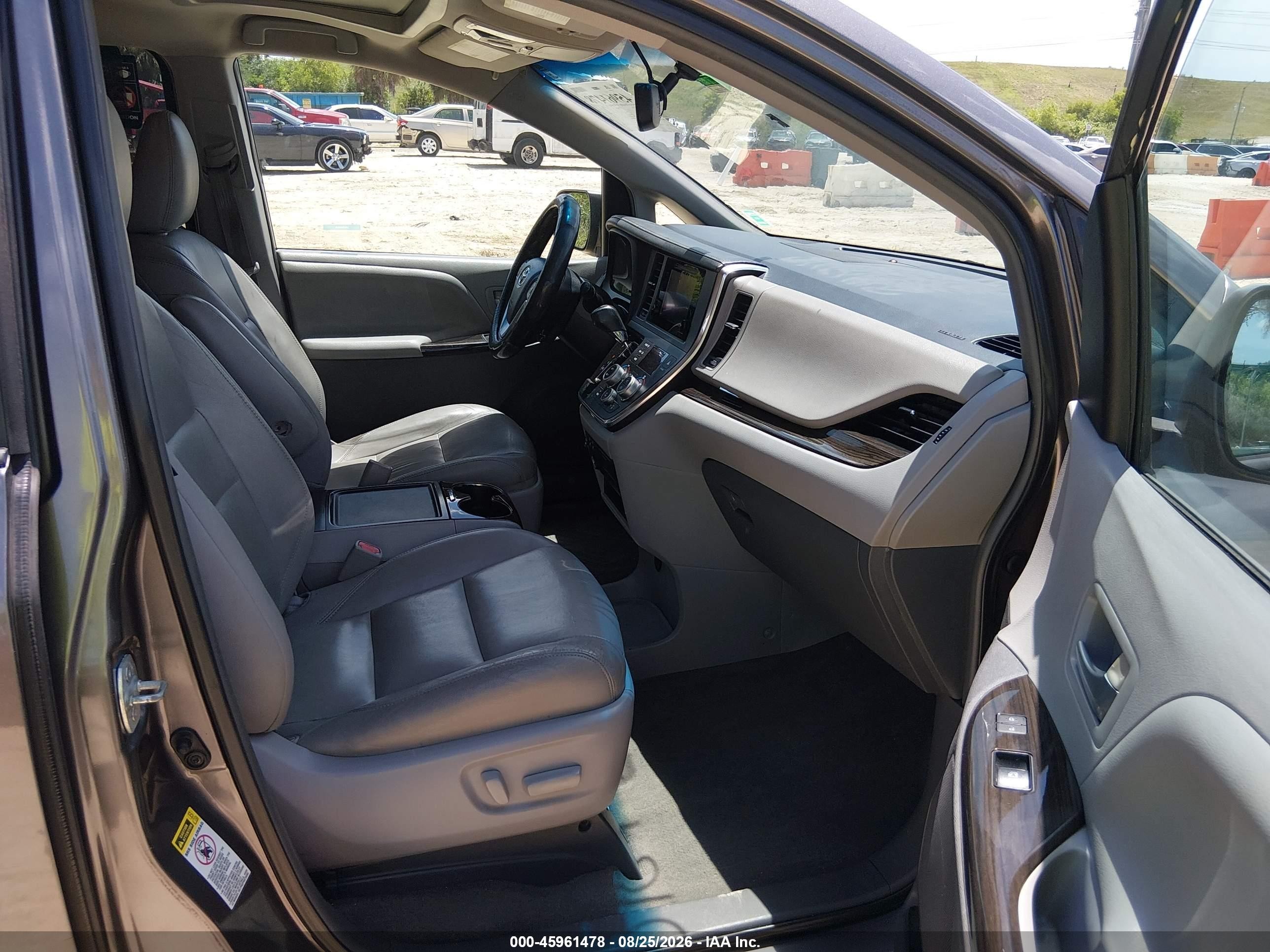 2015 Toyota Sienna Xle 8 Passenger Gray vin: 5TDYK3DC0FS555314