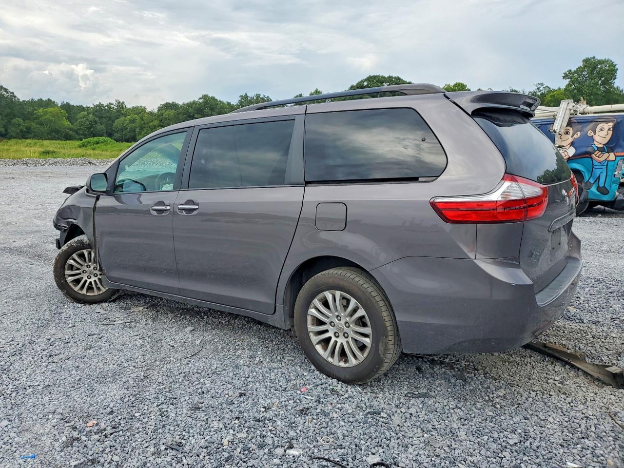 2015 Toyota Sienna Xle 8-passenger Gray vin: 5TDYK3DC0FS557502