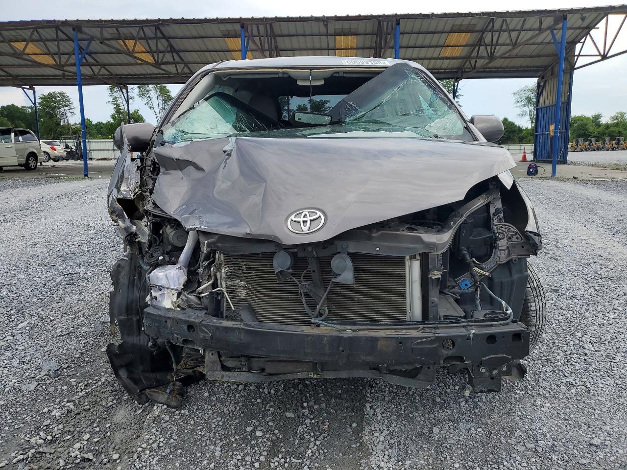 2015 Toyota Sienna Xle 8-passenger Gray vin: 5TDYK3DC0FS557502
