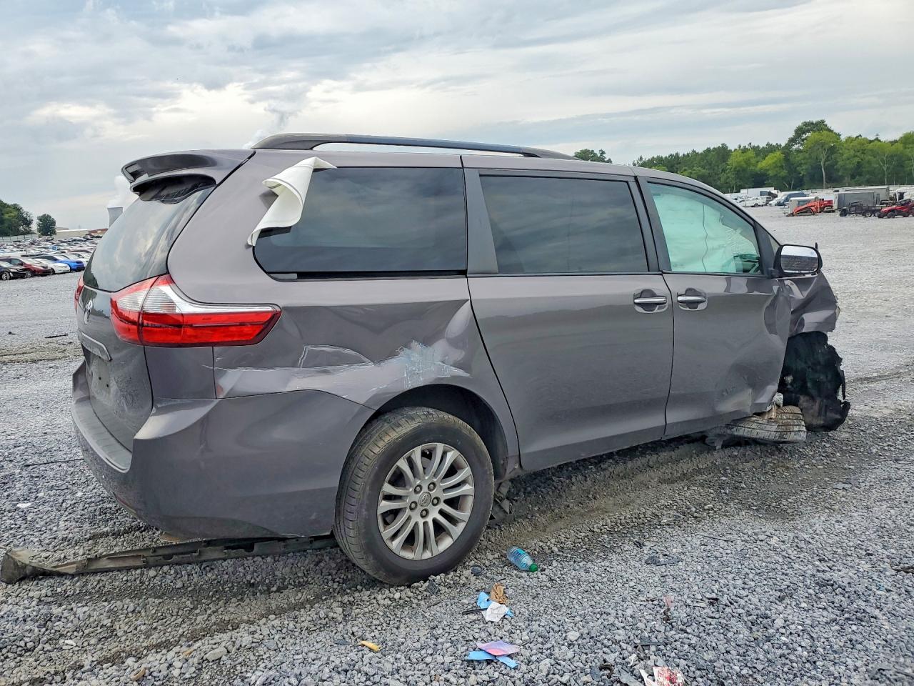 2015 Toyota Sienna Xle 8-passenger Gray vin: 5TDYK3DC0FS557502