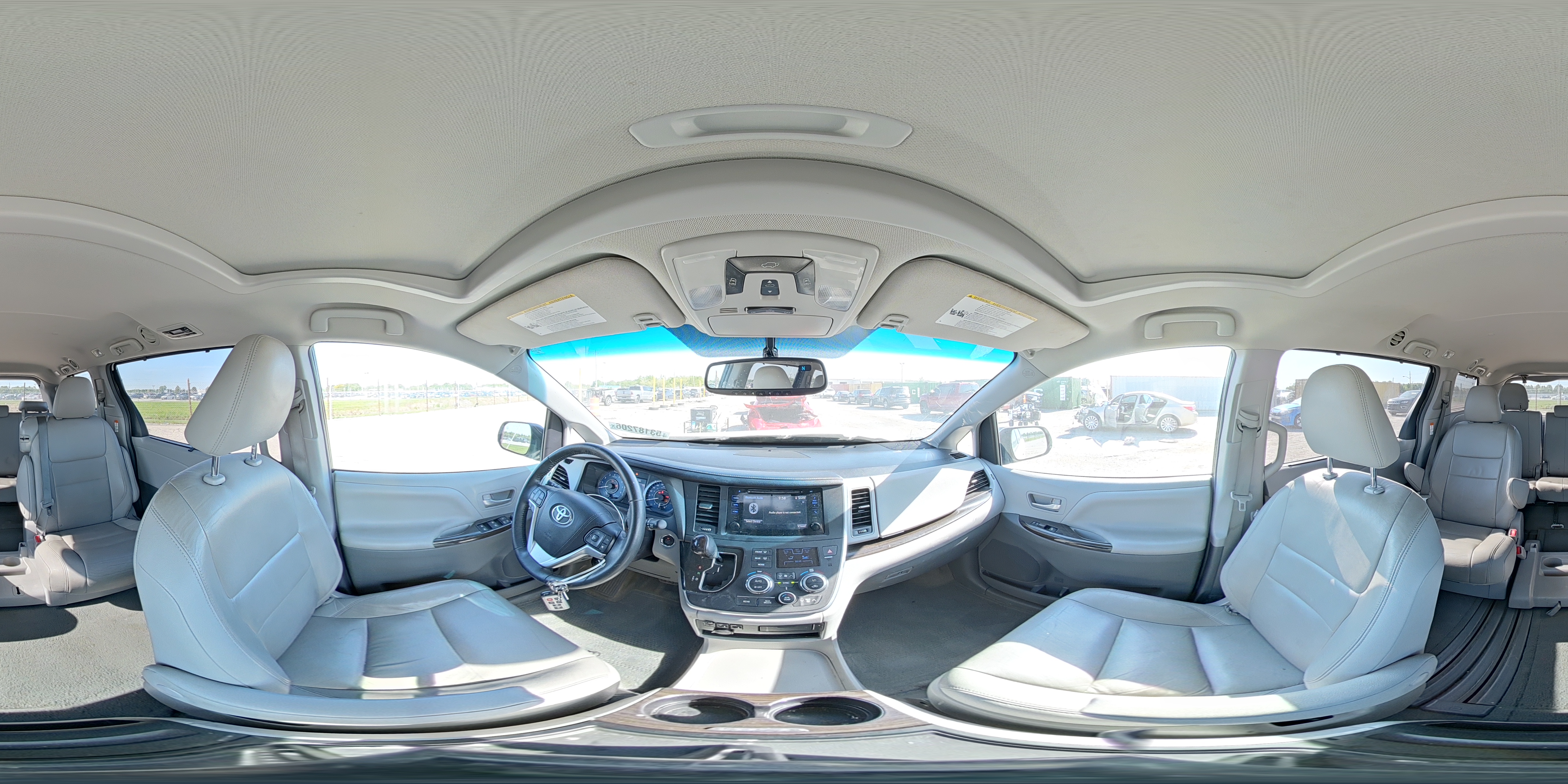 2015 Toyota Sienna Xle 8-passenger White vin: 5TDYK3DC0FS561534