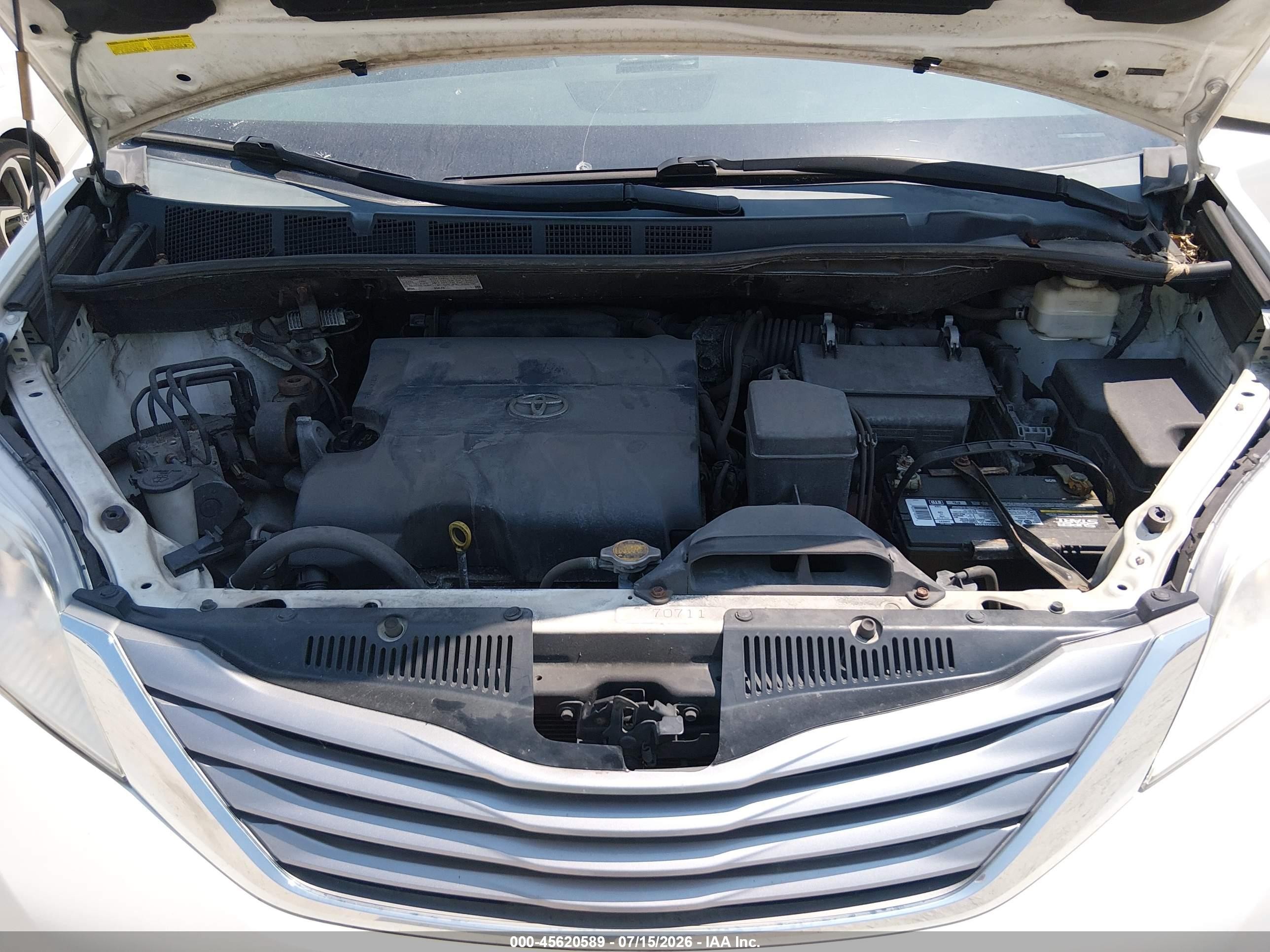 2015 Toyota Sienna Xle 8 Passenger Silver vin: 5TDYK3DC0FS563350