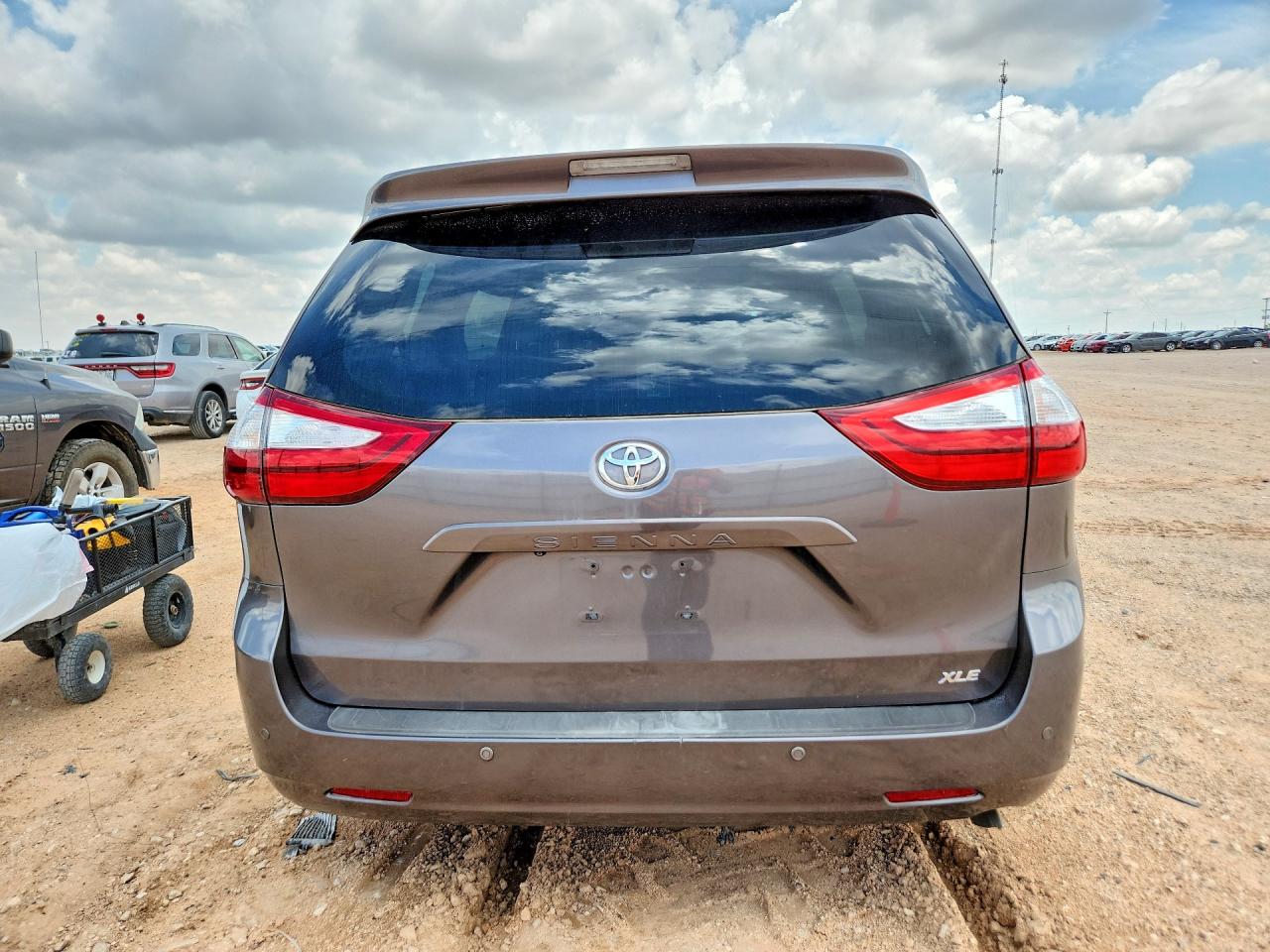 2015 Toyota Sienna Xle 8-passenger Gray vin: 5TDYK3DC0FS608321