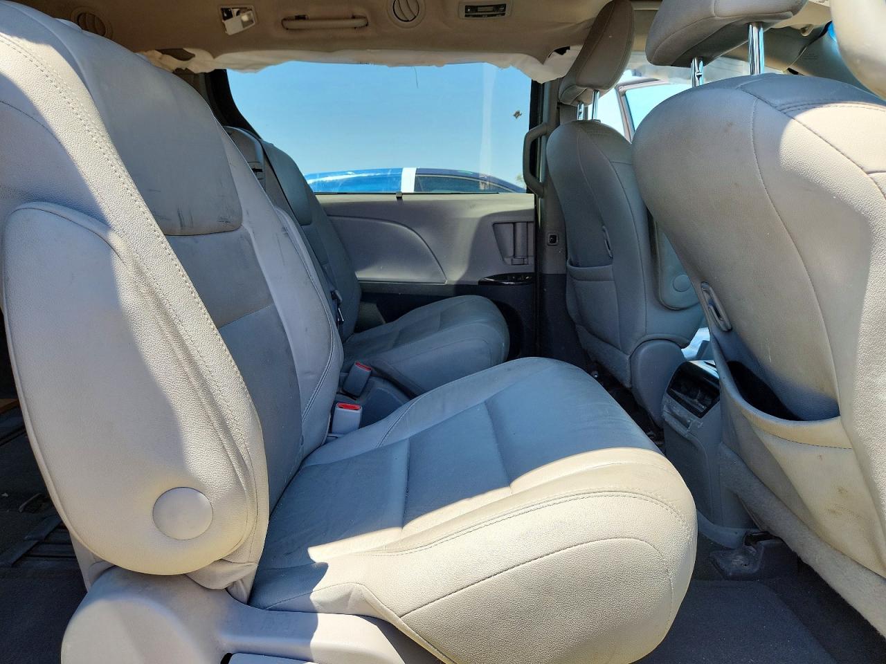 2015 Toyota Sienna Xle 8-passenger Charcoal vin: 5TDYK3DC0FS608951
