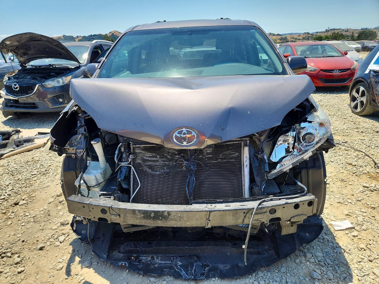 2015 Toyota Sienna Xle 8-passenger Charcoal vin: 5TDYK3DC0FS608951