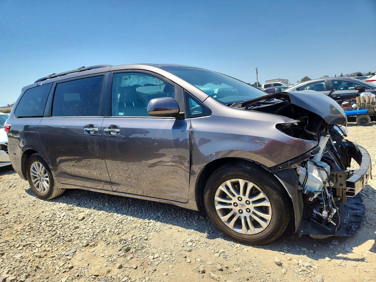2015 Toyota Sienna Xle 8-passenger Charcoal vin: 5TDYK3DC0FS608951