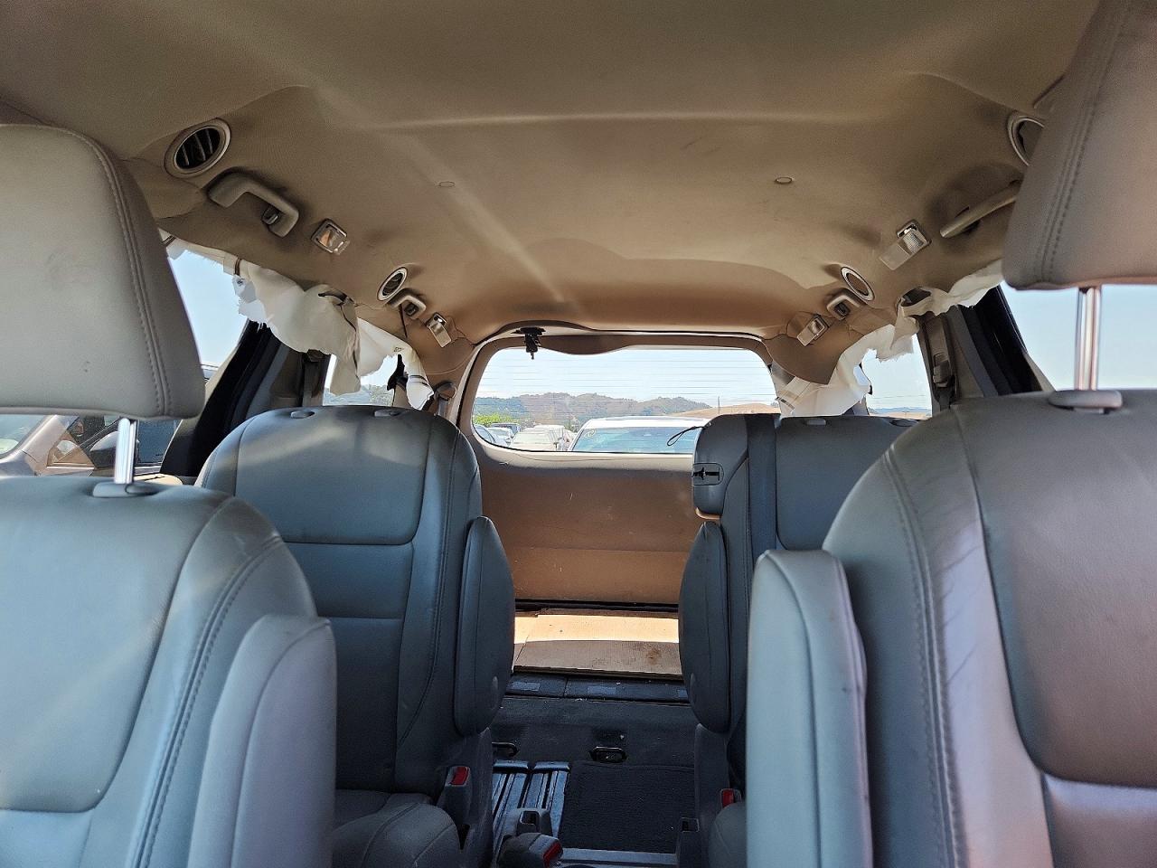 2015 Toyota Sienna Xle 8-passenger Charcoal vin: 5TDYK3DC0FS608951