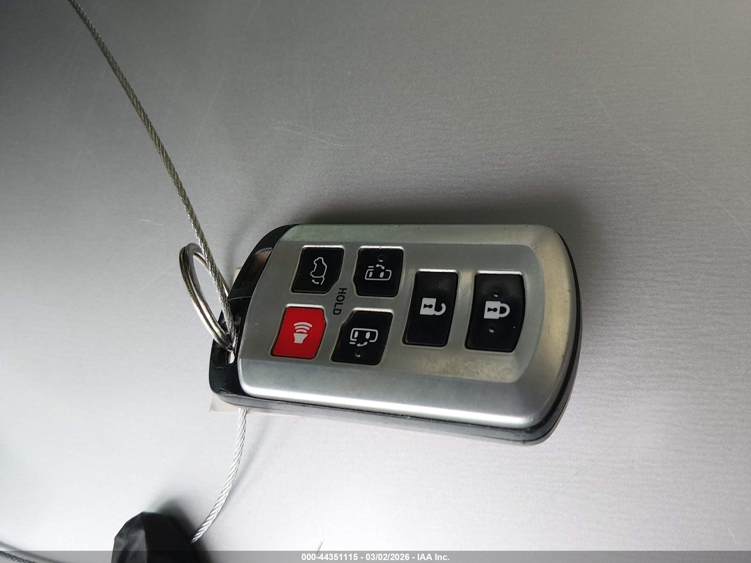 2015 Toyota Sienna Xle 8 Passenger Серый vin: 5TDYK3DC0FS620825