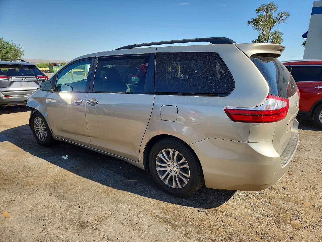 2015 Toyota Sienna Xle 8-passenger Gold vin: 5TDYK3DC0FS625703