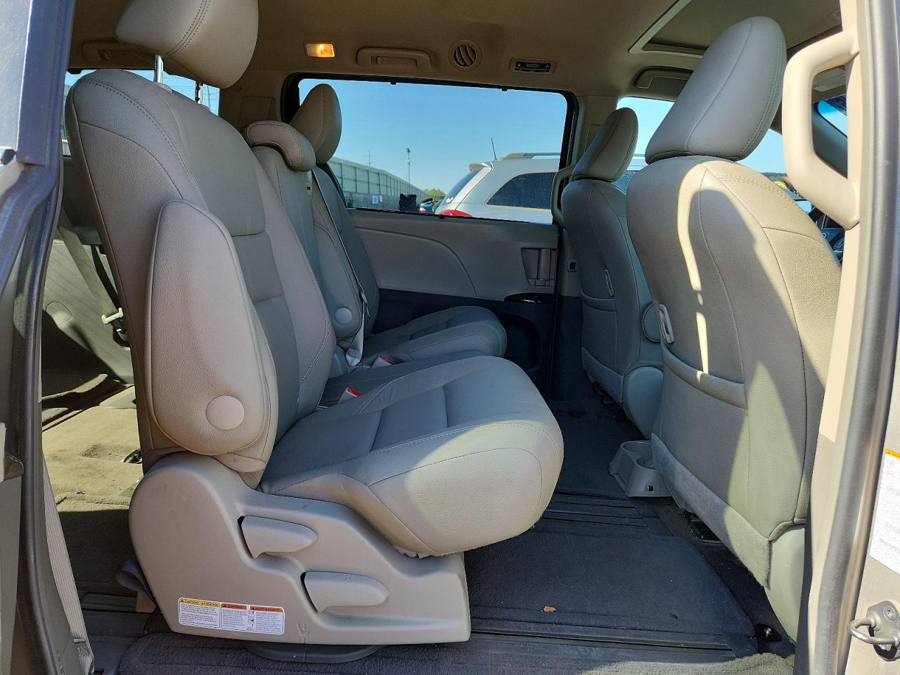 2015 Toyota Sienna Xle 8-passenger Gold vin: 5TDYK3DC0FS625703