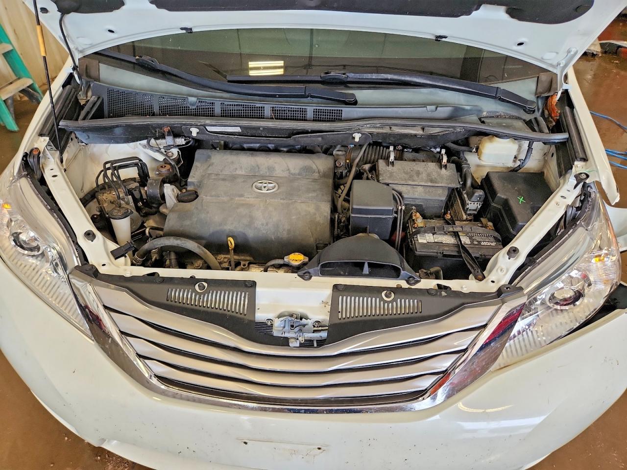 2015 Toyota Sienna Xle Premium 8-passenger Белый vin: 5TDYK3DC0FS627550