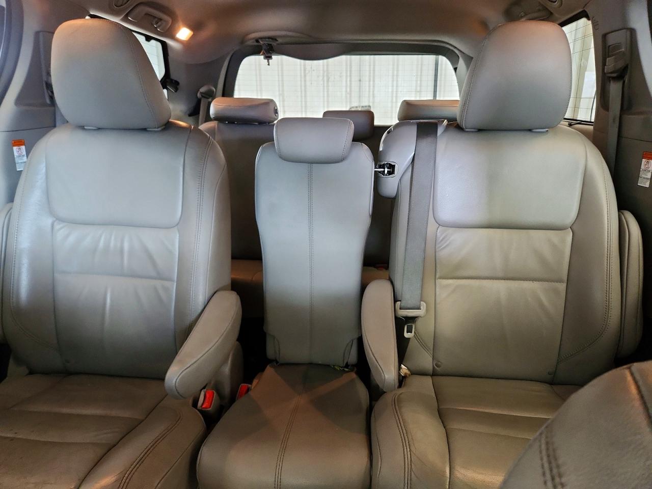 2015 Toyota Sienna Xle Premium 8-passenger Белый vin: 5TDYK3DC0FS627550