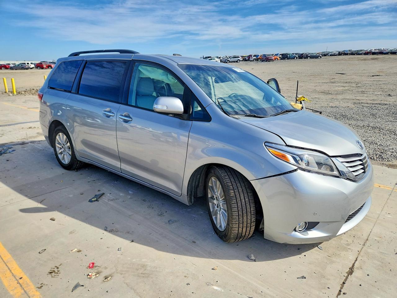 2015 Toyota Sienna Limited Premium 7-passenger Silver vin: 5TDYK3DC0FS633252