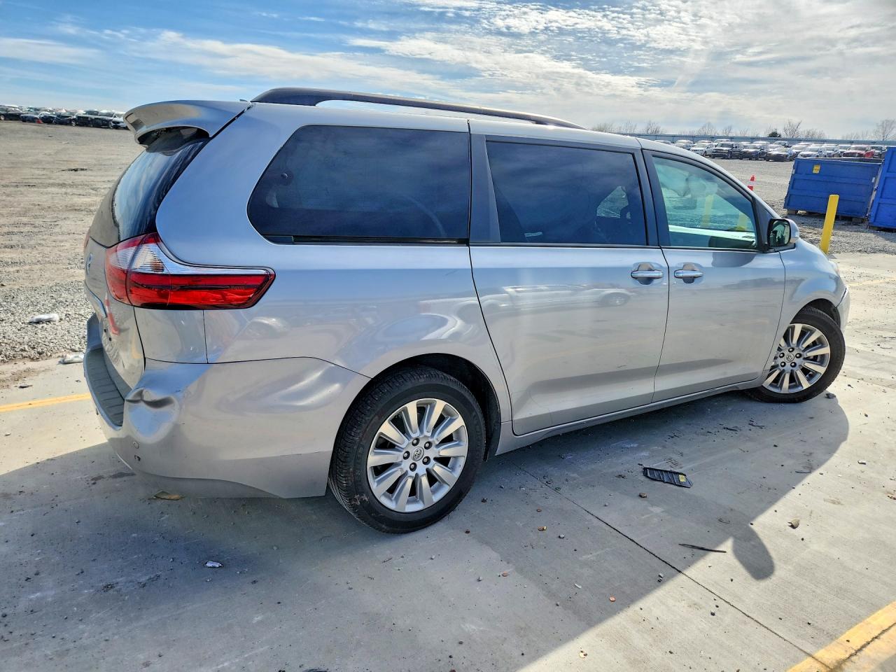 2015 Toyota Sienna Limited Premium 7-passenger Silver vin: 5TDYK3DC0FS633252