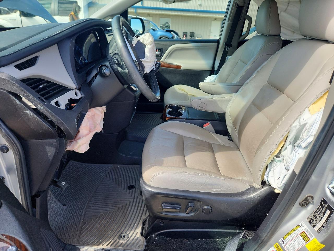 2015 Toyota Sienna Limited Premium 7-passenger Silver vin: 5TDYK3DC0FS633252