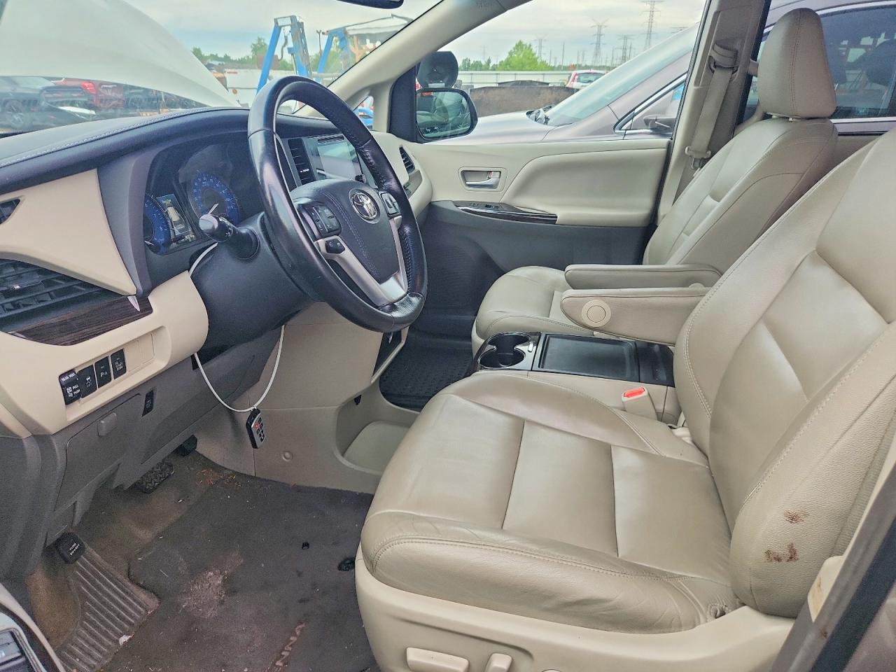2015 Toyota Sienna Xle 8-passenger Beige vin: 5TDYK3DC0FS638032