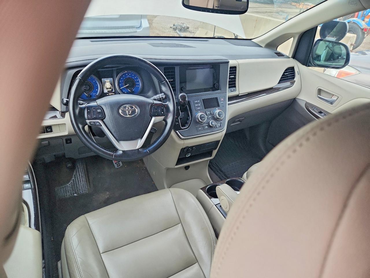 2015 Toyota Sienna Xle 8-passenger Beige vin: 5TDYK3DC0FS638032