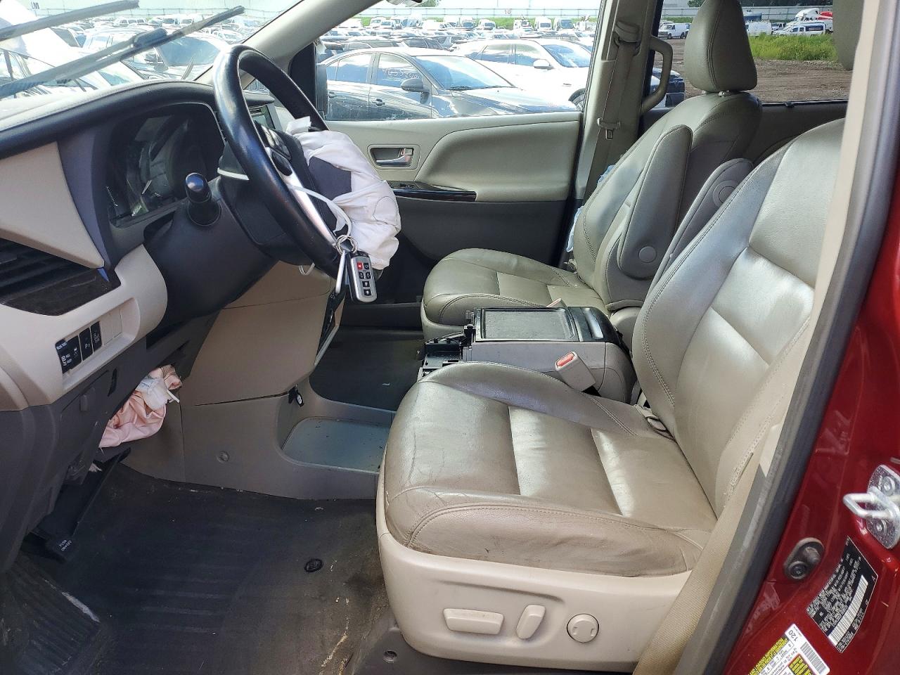 2015 Toyota Sienna Xle Premium 8-passenger Burgundy vin: 5TDYK3DC0FS638239
