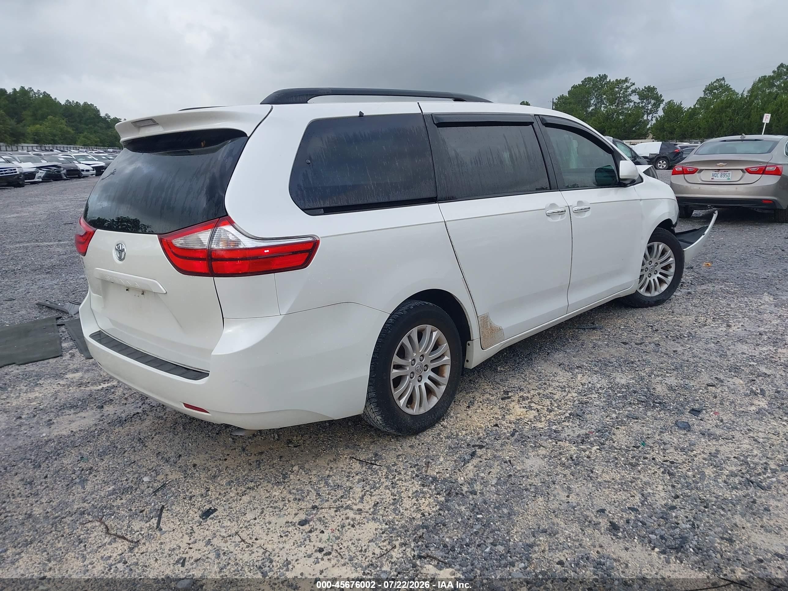 2015 Toyota Sienna Xle/limited White vin: 5TDYK3DC0FS648284